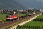 Sommerflaute… Leichtes Spiel haben 1144 260 (9181 1144 260-7) und 1144 261(?) als sie diesen schlecht ausgelasteten KLV-Zug zum Brenner brachten. (07.08.2009)