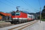 1144 219 mit RoLa von Salzburg nach Villach (-Triest) am 12.10.2010 bei der Durchfahrt durch Bad Vigaun bei Hallein.