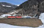 1144 261 und eine weitere mit einem KLV-Zug am 10.03.2012 bei St. Jodok am Brenner