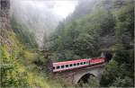 Nachschuss auf BB IC 592 (Salzburg-Klagenfurt) am nebligen Morgen des 5. September 2012 beim Passieren der Gasteiner Klamm. 