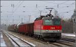 1144 106 wurde mit ihrem DG 55502 (Wien Zvbf - Graz) aufgrund der Gterzugentgleisung in Ebenfurth ber die Sdbahn umgeleitet.
Aufgenommen am 15.02.2013 im Bahnhof Bad Vslau.