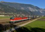 1144 211 + 1144 077 mit einem KLV am 17.11.2012 bei Schwaz.