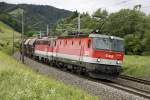 1144 069 + 1142 624 mit Güterzug bei Fentsch St.Lorenzen am 21.06.2015