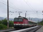 Lok 1144 244 schiebt den Wendezug InterCity IC 512 Graz - Selzthal - Bischofshofen - Salzburg bei Ausfahrt aus Radstadt an der Ennstalbahn; 17.08.2015
