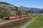1144 063 + 1016 046 mit Güterzug am 24.10.2015 bei Kirchberg.