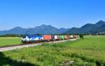 1193 980 mit einem Containerzug am 16.06.2021 bei Bernau am Chiemsee.