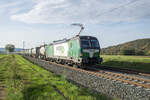 1193 901-6 mit einem Aufliegerzug am 16.10.2024 bei Retzbach-Z.