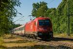 ÖBB 1216 002 mit EC in Aßling, Juni 2023.