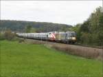 1216 050 mit dem Blue Star Train im Schlepp bei Kottgeisering am 4.10.07