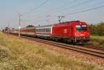 1216 233 vor Eurocity 173  Vindobona  nach Wien Sdbahnhof (Ostseite).