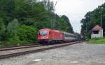 1216 021 befrderte am 03.07.12 den EC 85 von Mnchen nach Bologna durch Aling.