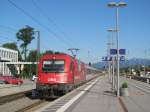 1216 016 erreicht am 02. August 2013 mit einem EC nach Mnchen Hbf den Bahnhof Rosenheim.