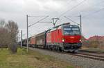 Am 21.03.21 führte 1293 199 den Güterzug von Rostock kommend durch Greppin Richtung Bitterfeld. Ihre Route ging weiter über Leipzig und Dresden durch die Tschechei nach Wien.