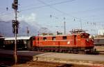 Im Juli 1977 verlsst 1670.104 mit einem Personenzug Richtung Arlberg den Innsbrucker Hauptbahnhof. Diese 1932 gelieferten Lokomotiven mit der Achsfolge (1A)'B(A1)' wurden bis 1983 von der Zfl. Bludenz eingesetzt.