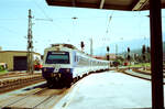 Sommer 1983: Ein Zug der ÖBB-Baureihe 420 (420.04) unmittelbar vor dem Westbahnhof Innsbruck 