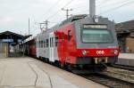 BB 4020 308-5 mit 21055 (S 40 ber Tulln nach Wien FJB), St. Plten Hbf., 13.04.2006
