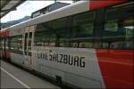  LINIE SALZBURG   Gefrdert vom Land Salzburg  Logo. Aufgenommen am 26.06.07 am 4023 005  Marktgemeinde Oberalm  der als RB5068 (S3) von Berchtesgaden Hbf nach Schwarzach St.Veit in Bad Reichenhall einen Halt einlegt.