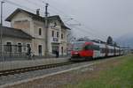 Wenige Minuten nach dem Start in Buchs (SG) erreicht 4024 004-6 als R 5715 am 26.03.2018 auf der Fahrt nach Feldkirch den ersten Halt, Schaan im Fürstentum Liechtenstein.