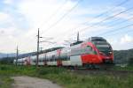 4024 031-9 und ein unbekannter Talent bei Sulz-Rthis
In der Zeit vom 8.-14.Juli 2007 fand in Vorarlberg die Gymastrade statt. Dadurch fhrte die BB einen 1/4h-Takt zwischen Lochau-Hrbranz und Feldkirch ein. Ebenso verstrkte die BB die R/Rex auf Tandem 4024-Garnituren.