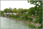 Ein 4024er schleicht sich ber den Damm auf die Insel im Bodensee. (26.05.2008)