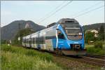 Der einzige blaue BB Talent, der 4024 120  S-Bahn Steiermark  fhrt als R 4015 (S1) von Bruck an der Mur nach Spielfeld.
Peggau 11.06.2009