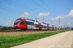 Mein 200tes Bahnbild zeigt schlicht den 4024 063-2 als REX 3018 Linz Hbf. - Salzburg Hbf. in schnster Nachmittagsonne,Pasching (sterreichurlaub 18.08.09)