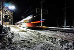 Ein 4024 fährt am Abend des 9.12.2017 in den Bahnhof Greifenburg-Weißensee.