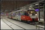 Bei dichtem Schneefall wartet der 4024 040 in Bruck an der Mur am Bahnsteig 4 auf die Abfahrt.