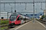 S3 5779 aus Bregenz mit 4024 086-3 S-Bahn Tirol trifft in St.Margrethen ein.