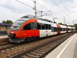 4024 011-1  Innviertel  erreicht vor der Unwetterfront als R5913 die Haltestelle Obertrattnach/Markt-Hofkirchen; 190721