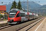 Als S-Bahn nach Telfs-Pfaffenhofen fuhr am Nachmittag des 02.07.2018 der ÖBB 4024 029-3 in den Bahnhof von Fritzens-Wattens ein.