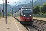 Einfahrt von ÖBB 4024 091-3 zusammen mit ÖBB 4024 078-0 als S-Bahn nach Wörgl Hbf am Nachmittag des 02.07.2018 in den Bahnhof von Fritzens-Wattens.