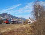 4024 084-8 als S1 5120 (Kufstein - Telfs-Pfaffenhofen) bei Brixlegg, 22.02.2020.