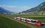 4024 100 war am 24.06.2020 als S 2 von Jenbach nach Ötztal unterwegs und konnte dabei im Abendlicht bei Vomp festgehalten werden.