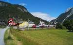 Eisenbahnidylle in Scharnitz: Hier auf der Mittenwaldbahn scheinen die Uhren noch etwas langsamer zu ticken.