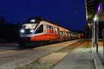 Früh morgens wartet am 14.4.2024 der 4024 045 als R4471 im Bahnhof Radstadt auf die Abfahrt nach St.Michael.