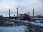 Nachtrglich noch eine Winteraufnahme von 22.11.08: Die 4024 137-4 befindet sich zwischen den Bahnhaltestellen Wien Leopoldau und Wien Siemensstrae.