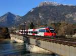 Der 4024 070 nach Kufstein am 17.11.2012 bei der berfahrt ber den Inn bei Brixlegg.