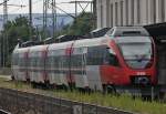 10.7.2013:     4024-101 hlt als S50 am Weg von Wien Westbahnhof nach Tullnerbach-Pressbaum in Wien-Htteldorf, um danach auf der alten Westbahn durch den Wienerwald zu zuckeln.