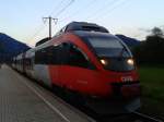 4024 008-8 als R 4878 (Spittal-Millstättersee - Sillian) am 18.8.2015 beim Halt in Greifenburg-Weißensee.