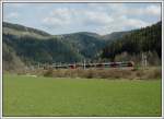 4024er Tandem als REX 1700 von Spittal-Millsttter See nach Mrzzuschlag kurz vor Wartberg im Mrztal am 10.4.2007 beim sg.