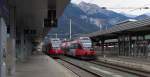 Im Hauptbahnhof Innsbruck stehen 4024 068-1 nach Scharnitz und ein weiterer 4024er in Richtung Ötztal zur Abfahrt bereit. 08.10.2014