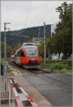 Bei all den vielen Flirts landauf landab, bietet die ÖBB  Ente  4024 032-7 der S-Bahn Vorarlberg eine echte Abweschlung.
Bregenz, den 18. Sept. 2015