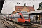 S1 5612 mit 4024 023-6 und 4024 ... aus Bregenz fährt in Lindau Hbf ein. (14.02.2017)