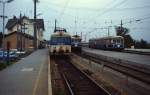 Triebwagentreffen im Bahnhof Neusiedl am See im Juni 1987: 4030 218-4 begegnet 5145 014-6 und einem weiteren 5145