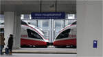 Auf Bahnfoto-Tour durch Wien - eine Chronologie (Do. 06. Feb. 08:59)

Zwei formschöne Nasen sind da aneinander gekuppelt. Talent MS-Züge der Baureihe 4124 im Wiener Hauptbahnhof.

06.02.2025 (M)