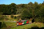 Die StB Triebwagen ET2 (Baujahr: 1930, Umbau: 1991) ist auf dem Weg aus Bad Gleichenberg nach Feldbach kurz vor Hofstätten.