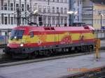 Die Spanien-Lok 1116 232-8 auf dem Weg zur Remise, nach dem sie den OIC 647 'Fachhochschule St.Plten' von Salzburg kommend auf dem Westbahnhof 'abgeliefert' hat. Foto vom 12.3.2008.