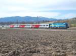 1116 029  EM-Schweden  hat am 10.04.2008
den R3943 von Linz nach Kirchdorf geschoben.
Auf dem Bild fhrt der Zug in den Bahnhofsbereich
von Wartberg7Kr. ein.