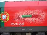 Detailansicht der EM-Lok Portugal (1016 025)am 24.04.2008.
Sehr gut zu sehen die Unterschrift der Taufpatin Sandra Pires
ber der Beschriftung Portugal.